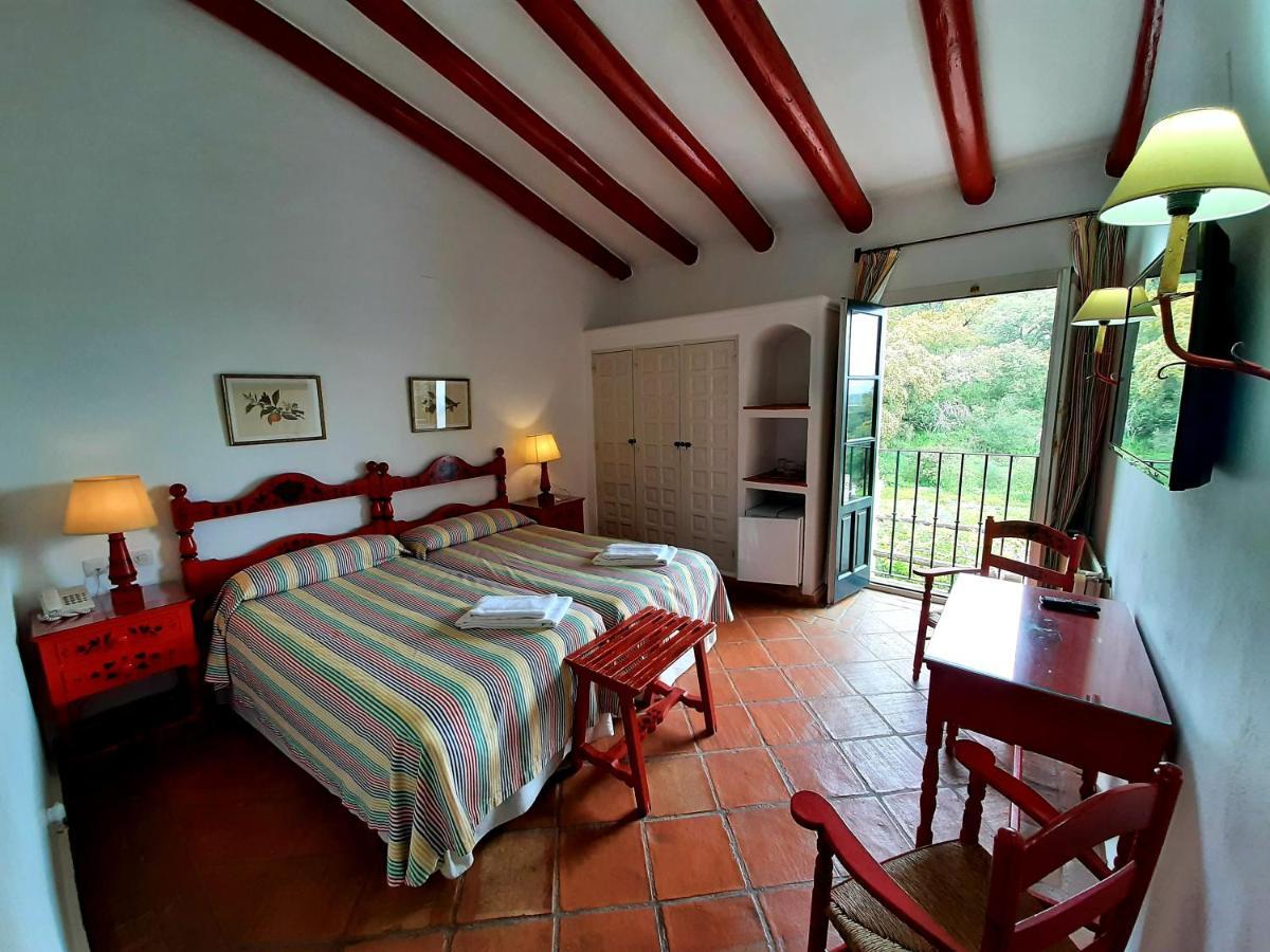 Finca Valbono Apartamentos Rurales Y Hotel Aracena Exteriör bild