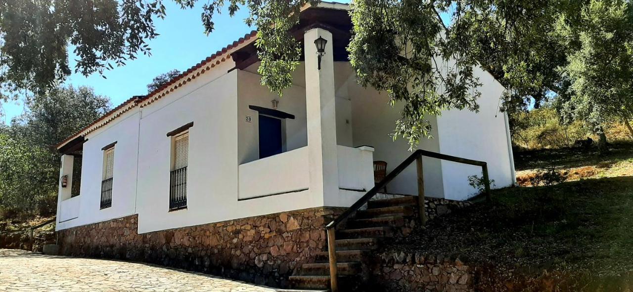 Finca Valbono Apartamentos Rurales Y Hotel Aracena Exteriör bild