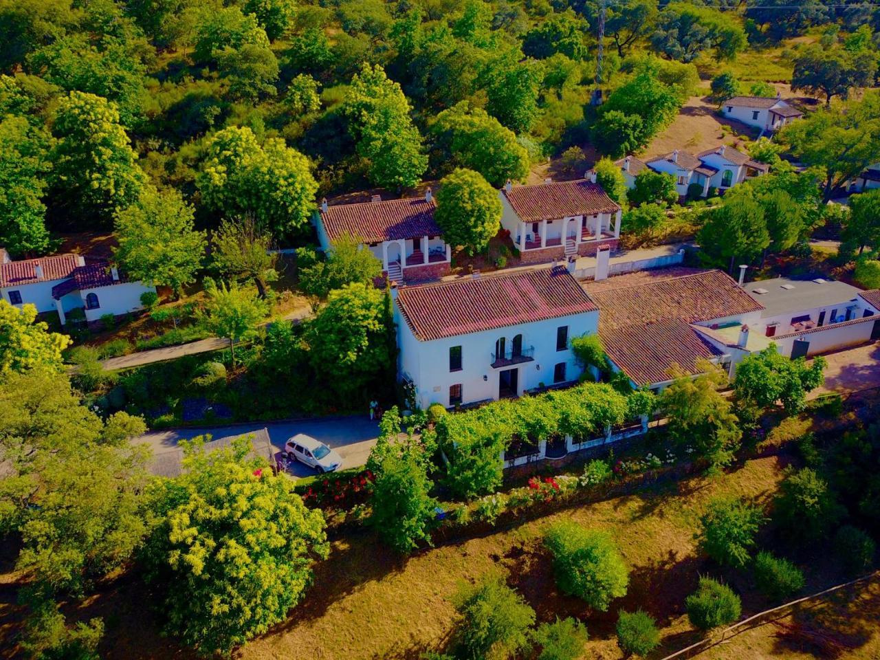 Finca Valbono Apartamentos Rurales Y Hotel Aracena Exteriör bild